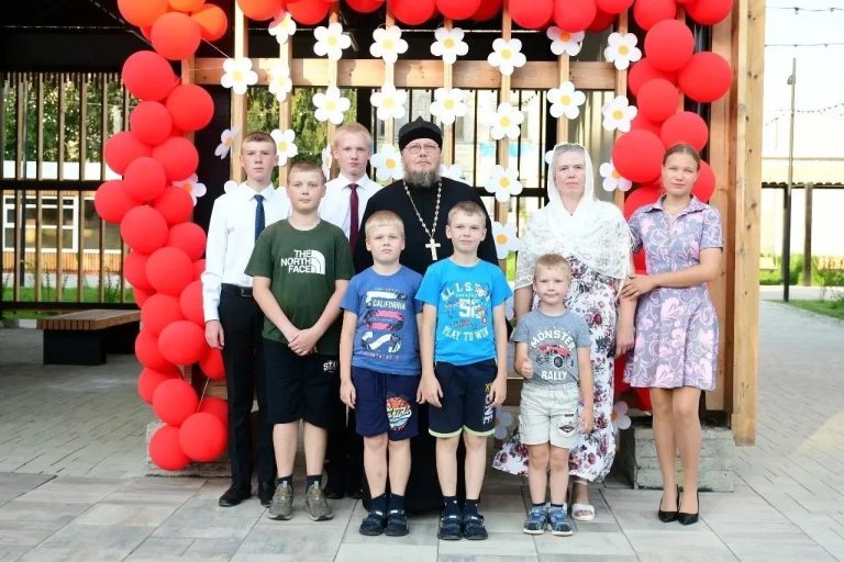 Рязанские семьи получили федеральные награды: звание «Мать-героиня» и медали ордена «Родительская слава»